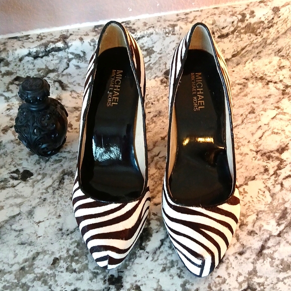 🦓 🔥Michael Kors zebra print heels size 7M - Picture 3 of 15